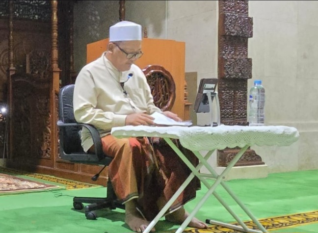 Mengupas Rahasia Cinta dan Syafaat Sang Nabi dalam Kajian Subuh Kitab "Misykatul Anwar"